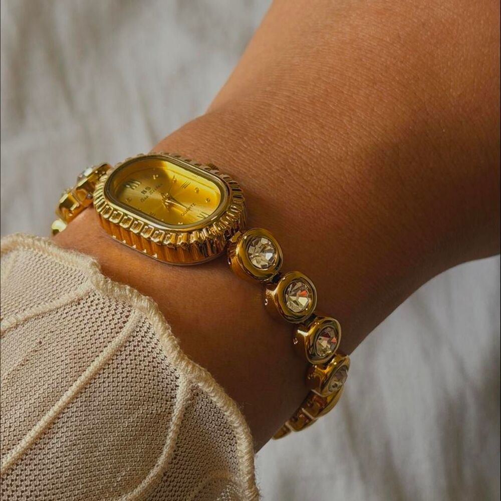 Vintage Gold Plated Rhinestone Oval Bracelet Watch - Picture 3 of 8
